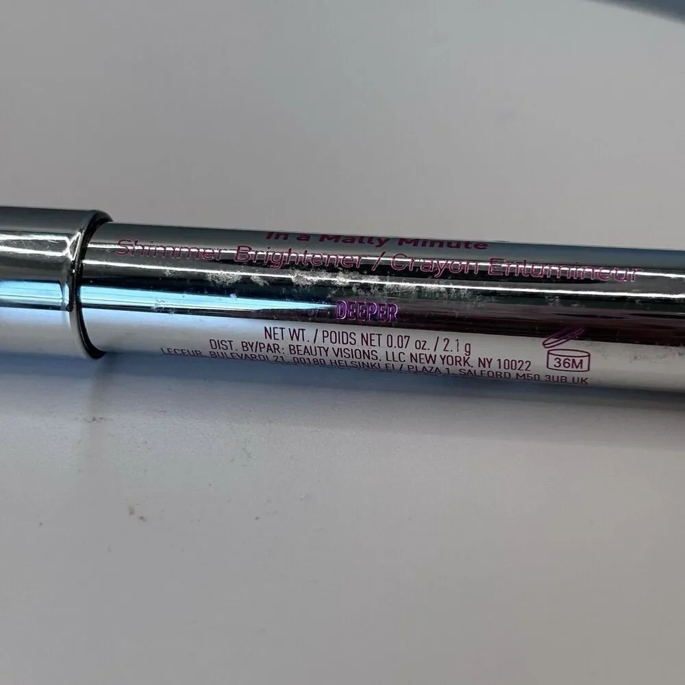 MALLY- In A Mally Minute - Shimmer Brightener Highlighter - Deeper - 0.07 Oz